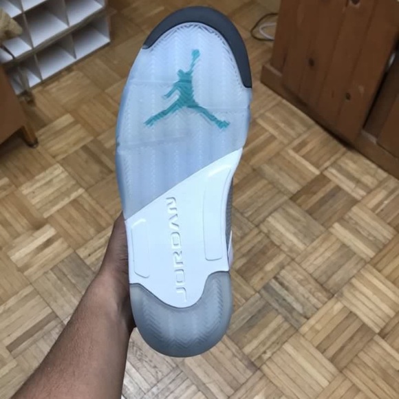 Grape 5 Jordan’s sz 11 - Picture 6 of 7